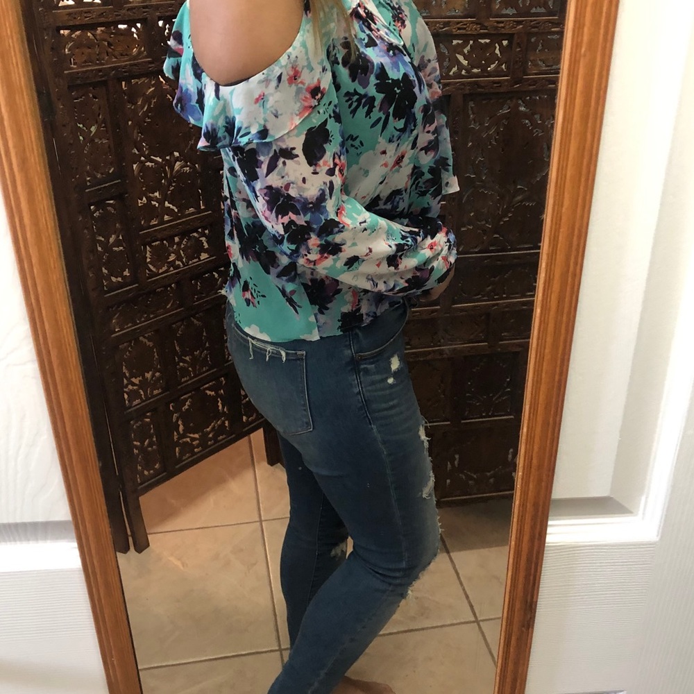 Floral Green Pattern Cold Off Shoulder Ruffle Top - Picture 3 of 4